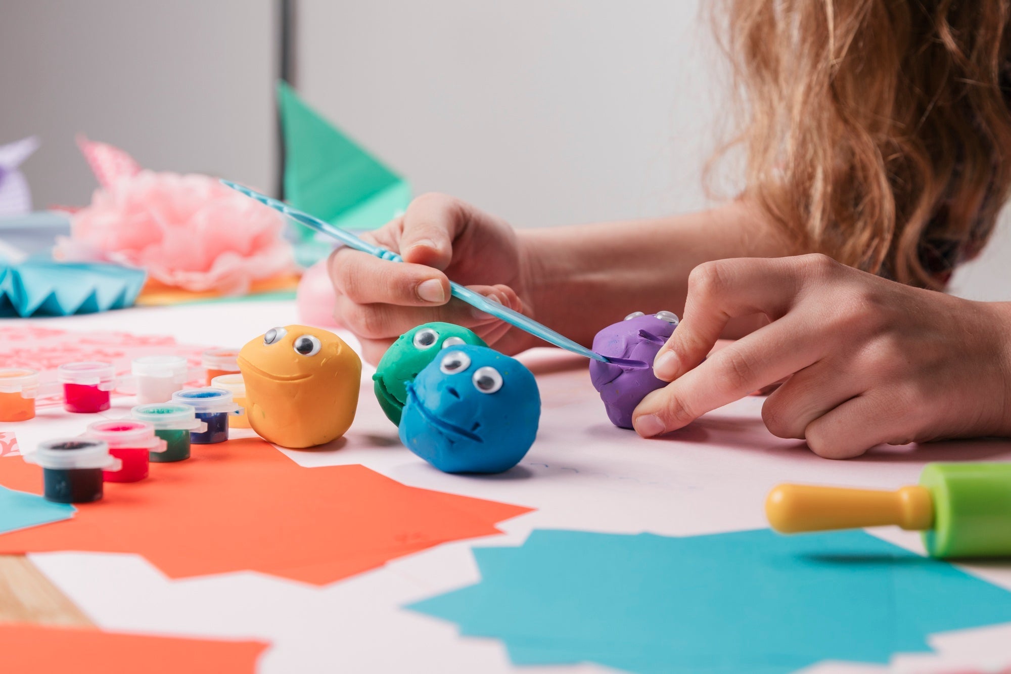 Kids Arts and Crafts: Creative Play Ideas for Home and Classroom